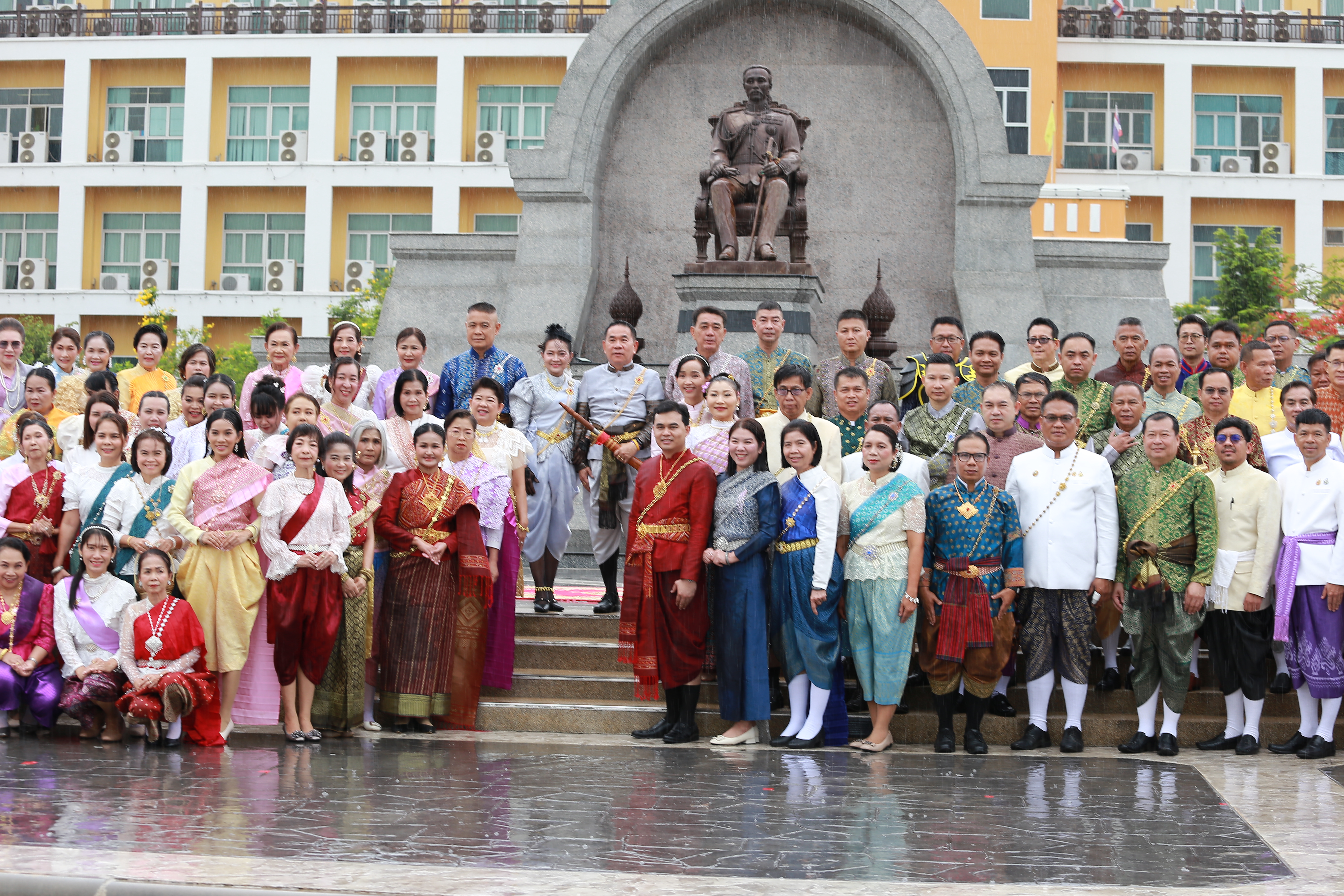 title - ร่ามพิธีถวายบังคมพระบรมราชานุสาวรีย์ พระบาทสมเด็จพระจุลจอมเกล้าเจ้าอยู่หัว (รัชกาลที่ 5) ภายใต้แนวคิด 